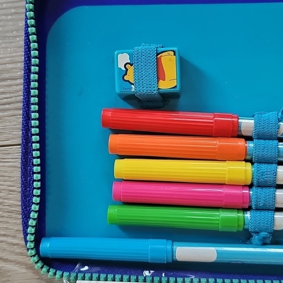 Vintage Disney Winnie The Pooh Pencil, Marker & Agenda Zip Case Set - Picture 6 of 12